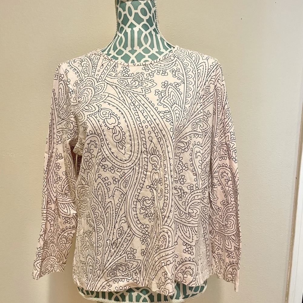 Liz Claiborne Petite White Geometric Design Tee